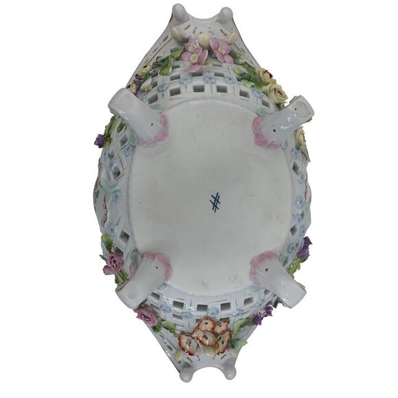 Antique Large Porcelain Floral Footed Centerpiece Bowl encrusted Rose & Leaf - Picture 5 of 16